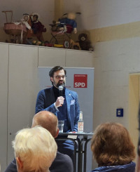 PD Dr. Frank Sauer am Rednerpult