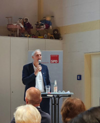 MdB Christoph Schmid am Rednerpult