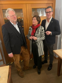 Dr. Ernst Böhm, Maria Wirnitzer und Raphael Melcher im Gespräch