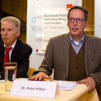 Günter Lenz und Peter Hilkes beim 27. Vaterstettener Friedensgespräch