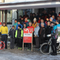 Lenz Rennt 2017 Gruppenphoto vor dem Rathaus Vaterstetten