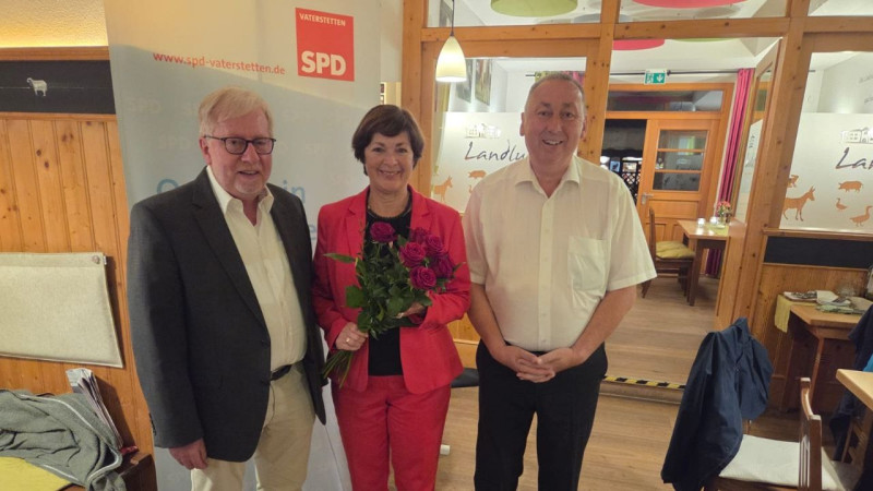 2. Bürgermeisterin Maria Wirnitzer mit Fraktionssprecher Josef Mittermeier und Ortsvereinvorsitzenden Klaus Spagl
